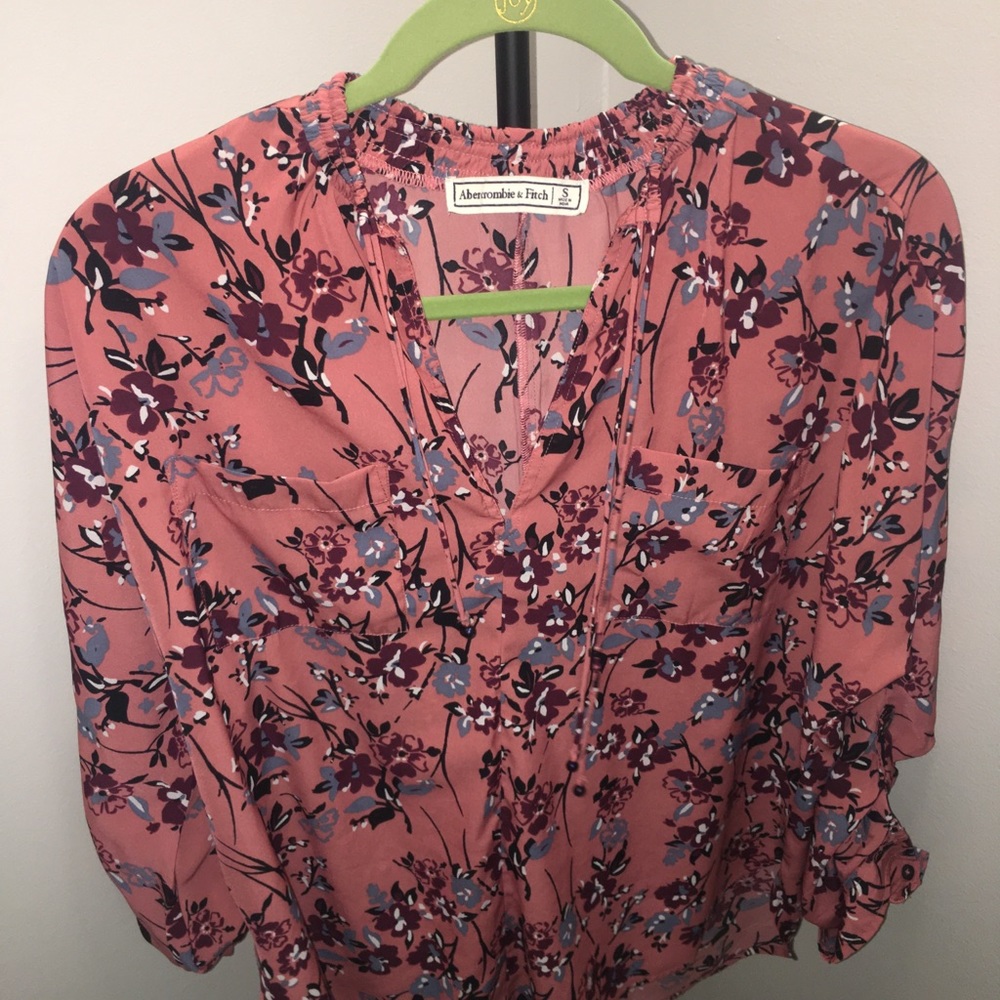 Abercrombie & Fitch Rolled Sleeve Floral Blouse